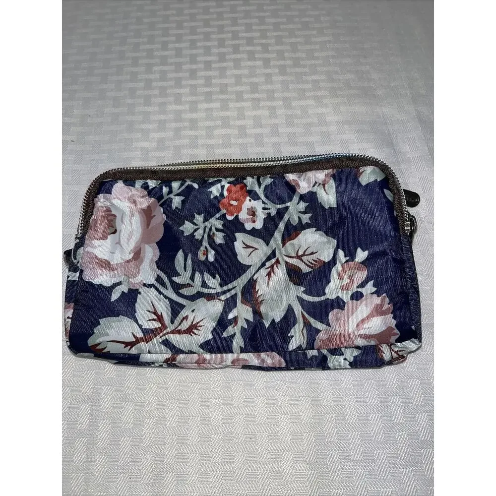 Triple zip wristlet